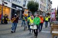 Zug der Demonstranten in der Fußgängerzone in Montabaur